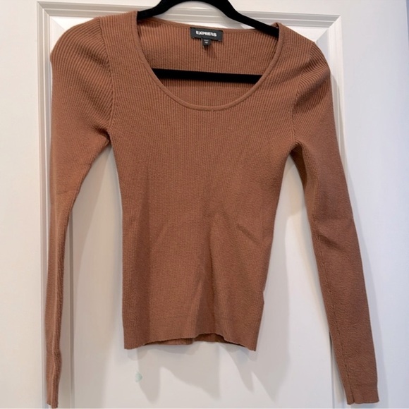 Express Sweaters - EXPRESS ribbed, fitted, brown long sleeve scoop neck sweater. XS
